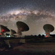 Imagen para el artículo titulado Astrónomos del SETI detectan 72 nuevas señales de la misteriosa radio que se repite desde una galaxia lejana